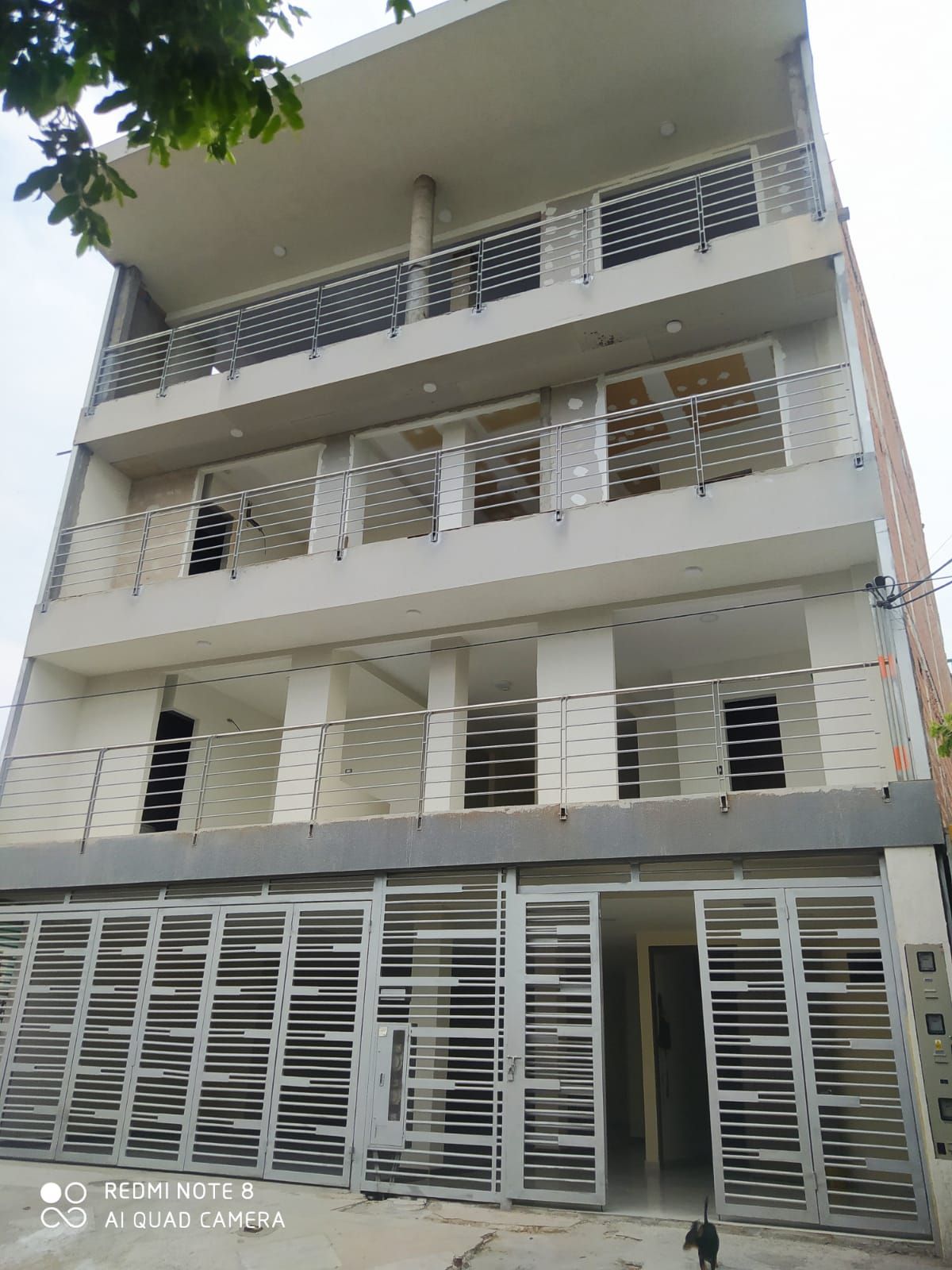 Edificio en venta Huila Neiva Tenerife 1200 m2 Habitaciones 6 Baños 6 Garajes 6 Precio $3900000000