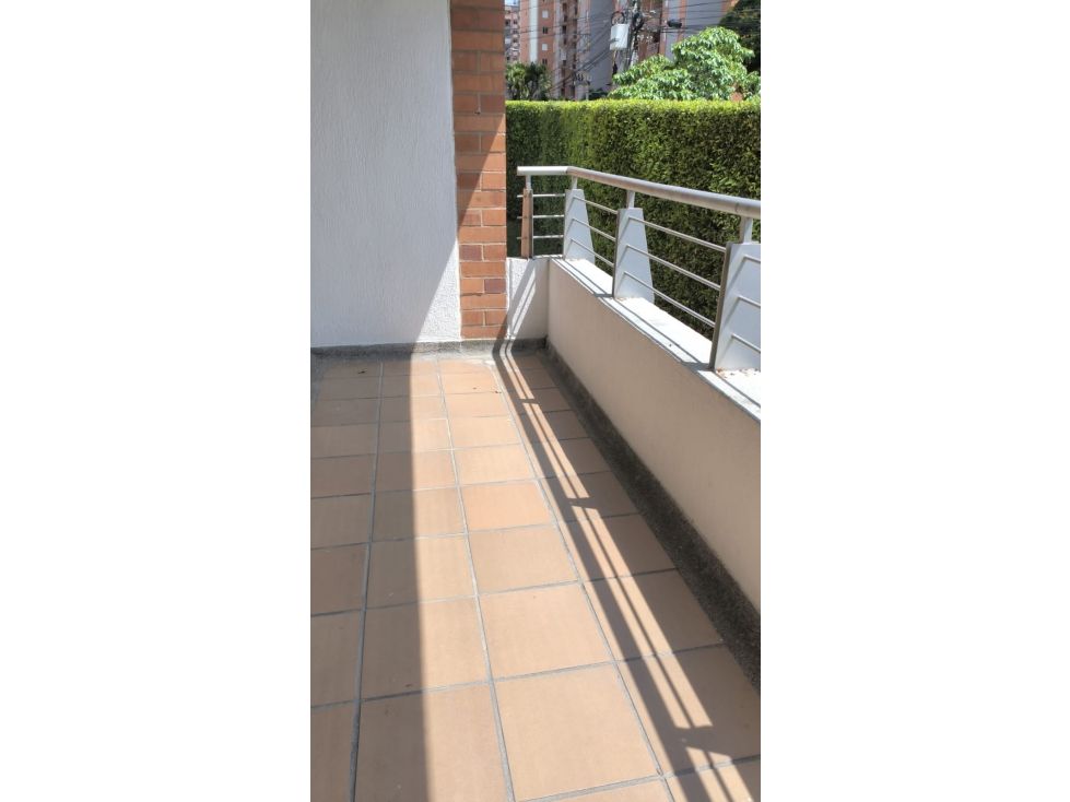 Apartamento en venta Antioquia Medellín Loma De Los Bernal 85 m2 Habitaciones 3 Baños 2 Garajes 1 Precio $580000000