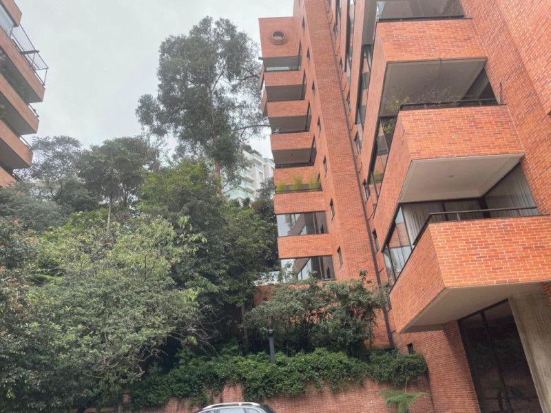 Apartamento en arriendo Cundinamarca Bogotá Los Rosales 210 m2 Habitaciones 3 Baños 4 Garajes 2 Precio $14500000
