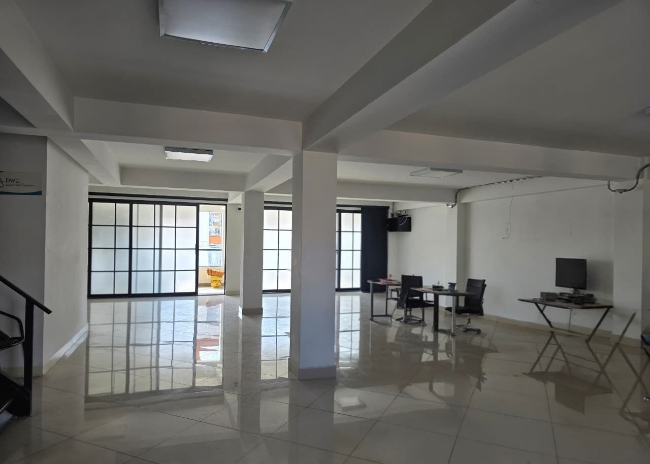Oficina en arriendo Antioquia Medellín Rosales 175 m2 Habitaciones 0 Baños 2 Garajes 0 Precio $7500000