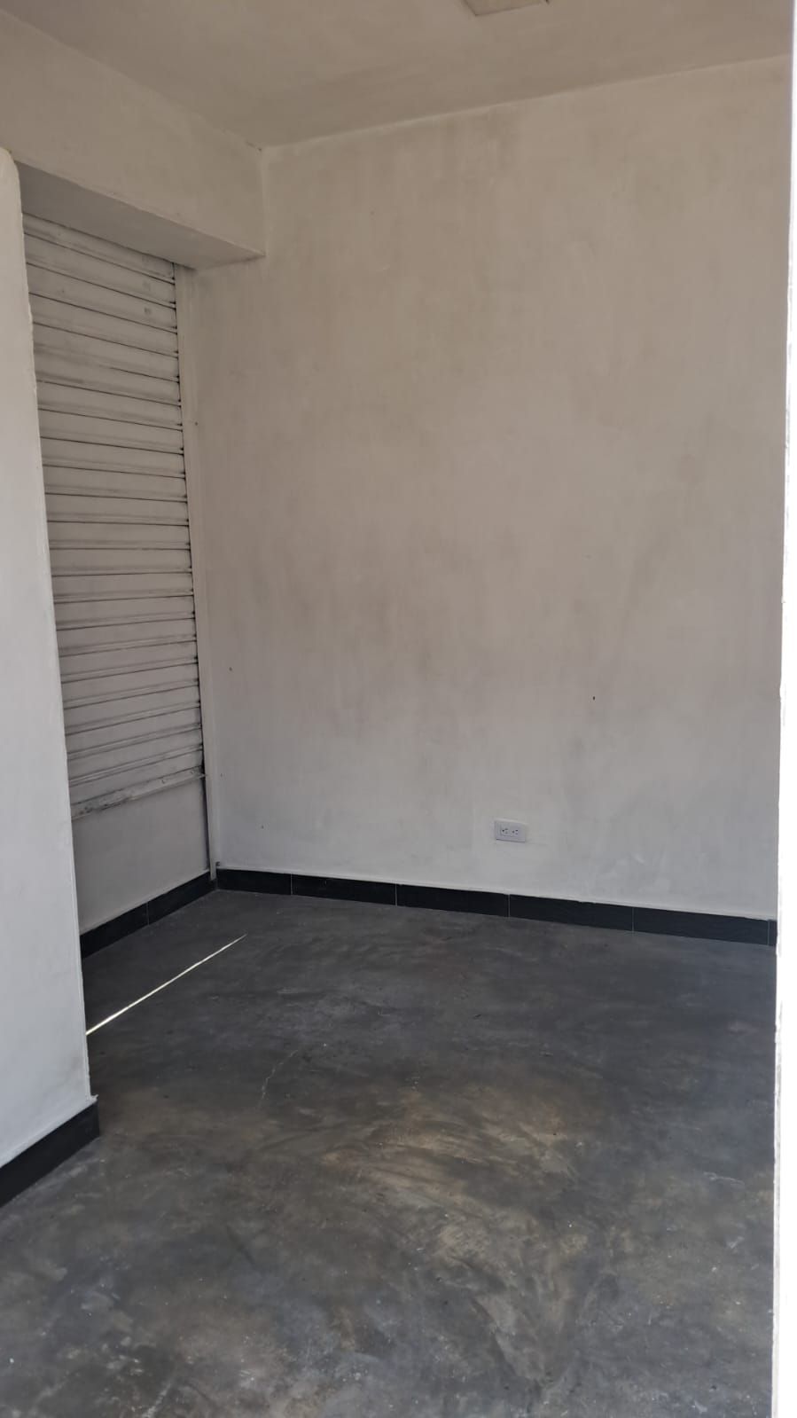 Local en arriendo Antioquia Medellín El Pinal 9 m2 Habitaciones 0 Baños 1 Garajes 0 Precio $1200000
