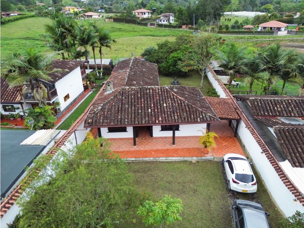 Casa Campestre en venta Antioquia Rionegro El Porvenir 180 m2 Habitaciones 2 Baños 2 Garajes 4 Precio $1500000000