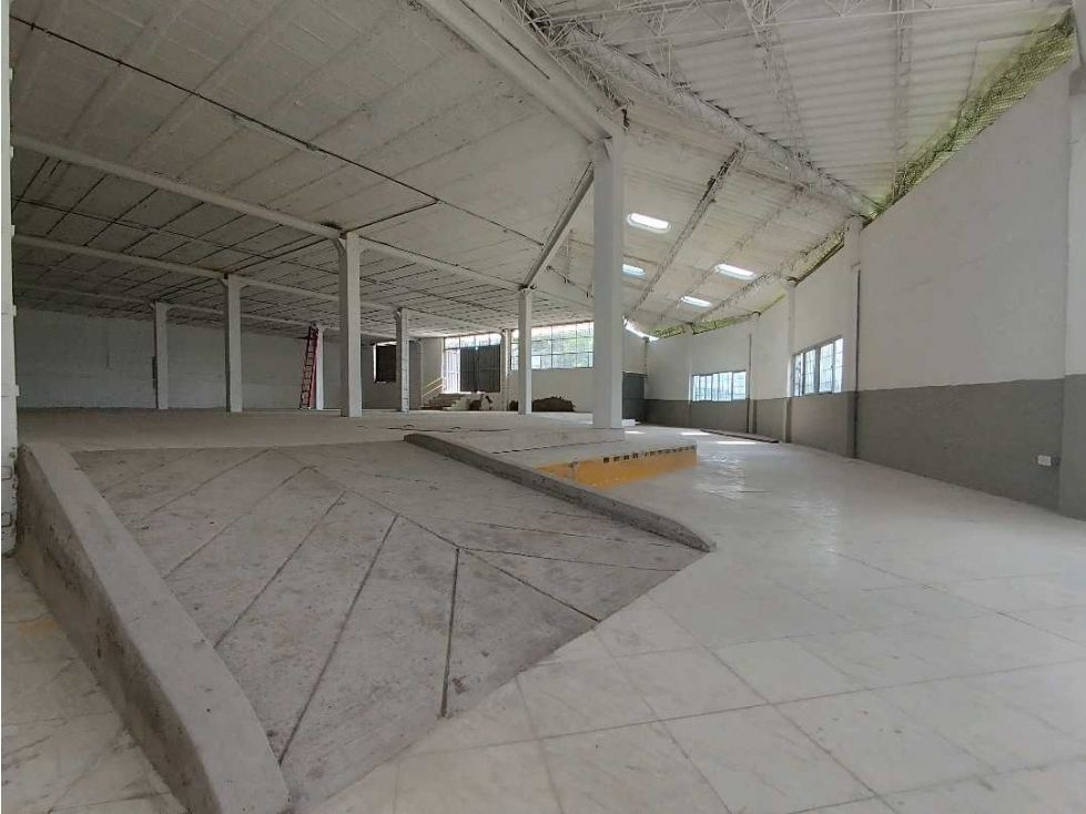 Bodega en arriendo Caldas Manizales Bajo Villa Kempis 712 m2 Habitaciones 0 Baños 2 Garajes 0 Precio $10650000
