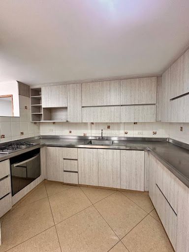 Casa en arriendo Antioquia Medellín La Linde 280 m2 Habitaciones 3 Baños 5 Garajes 2 Precio $9000000