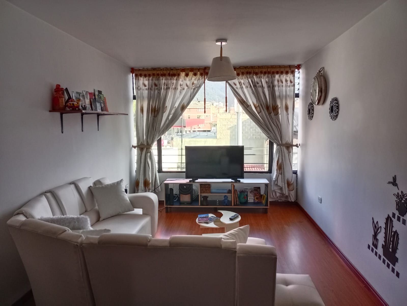 Apartamento en arriendo Cundinamarca Bogotá Colombia 95 m2 Habitaciones 3 Baños 2 Garajes 0 Precio $2500000