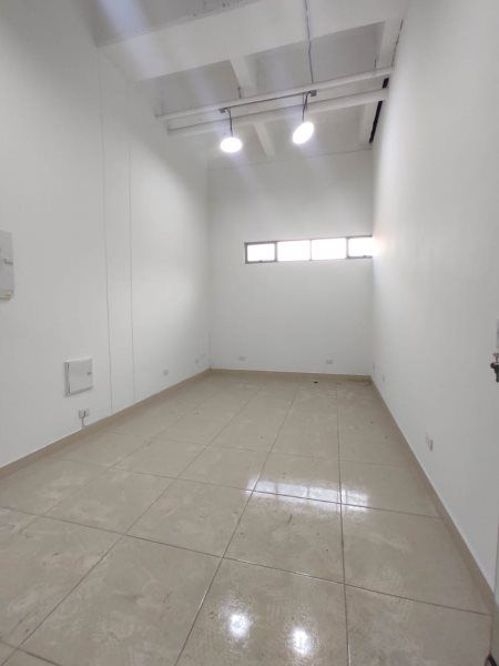 Local en arriendo Antioquia Itagüí Centro 17 m2 Habitaciones 0 Baños 0 Garajes 0 Precio $1300000