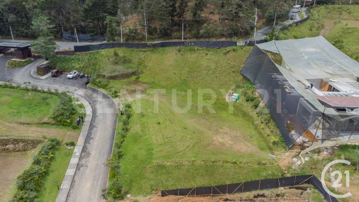Lote en venta Antioquia Envigado Envigado 1560 m2 Habitaciones 0 Baños 0 Garajes 5 Precio $1450000000