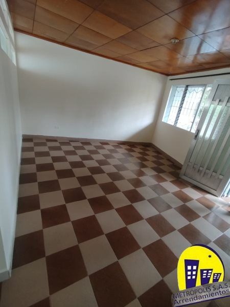 Casa en arriendo Antioquia Medellín El Pesebre 130 m2 Habitaciones 5 Baños 2 Garajes 0 Precio $2400000