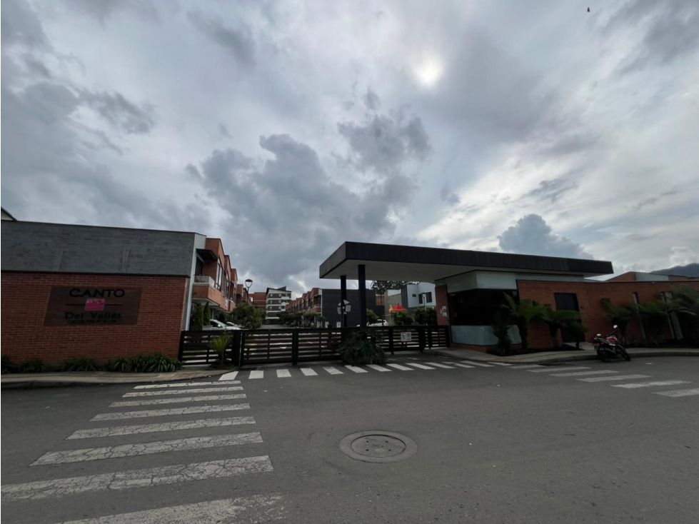 Casa en arriendo o venta Antioquia La Ceja Fray Eugenio Ramirez Salazar 120 m2 Habitaciones 3 Baños 3 Garajes 1 Precio venta $850000000 Precio arriendo $3500000