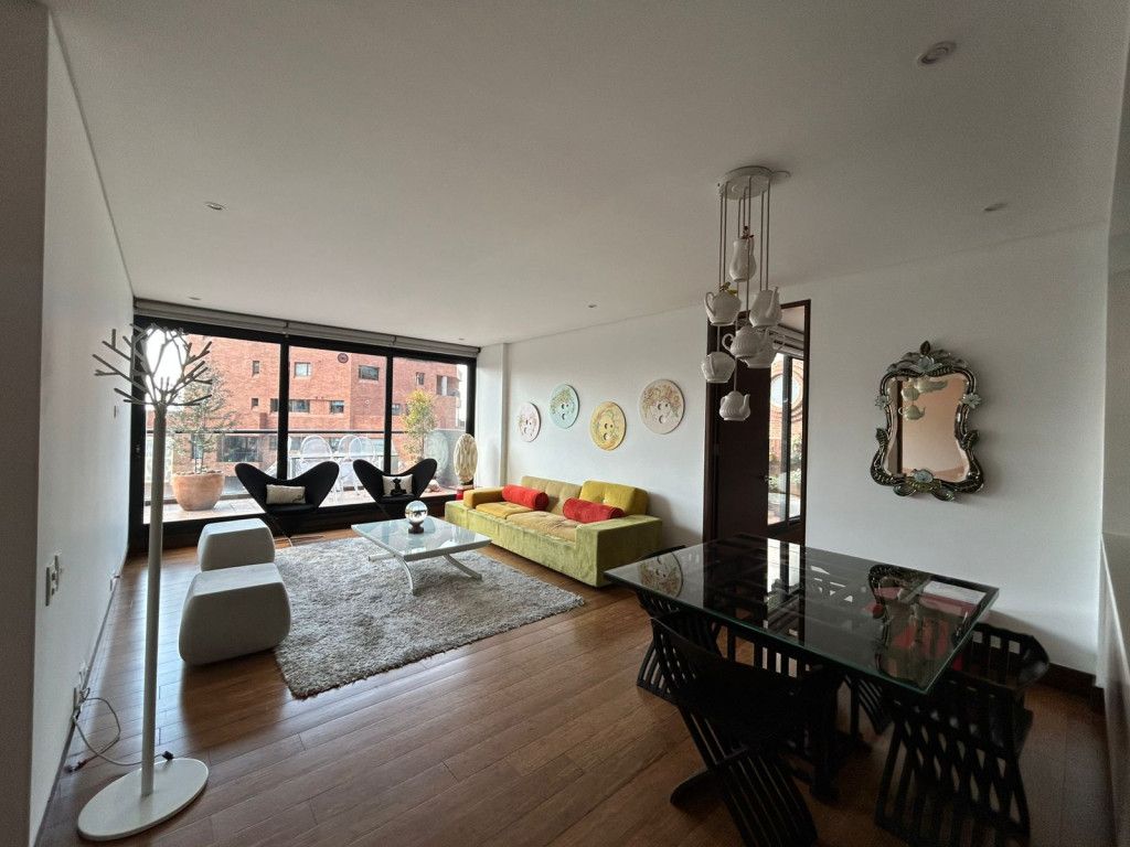 Apartamento en arriendo Cundinamarca Bogotá Los Rosales 98 m2 Habitaciones 2 Baños 3 Garajes 2 Precio $7650000