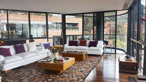 Apartamento en venta Cundinamarca Bogotá Los Rosales 182 m2 Habitaciones 2 Baños 2 Garajes 2 Precio $2688000000