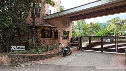Casa Campestre en venta Santander Piedecuesta Mensulí 424 m2 Habitaciones 4 Baños 5 Garajes 5 Precio $2800000000