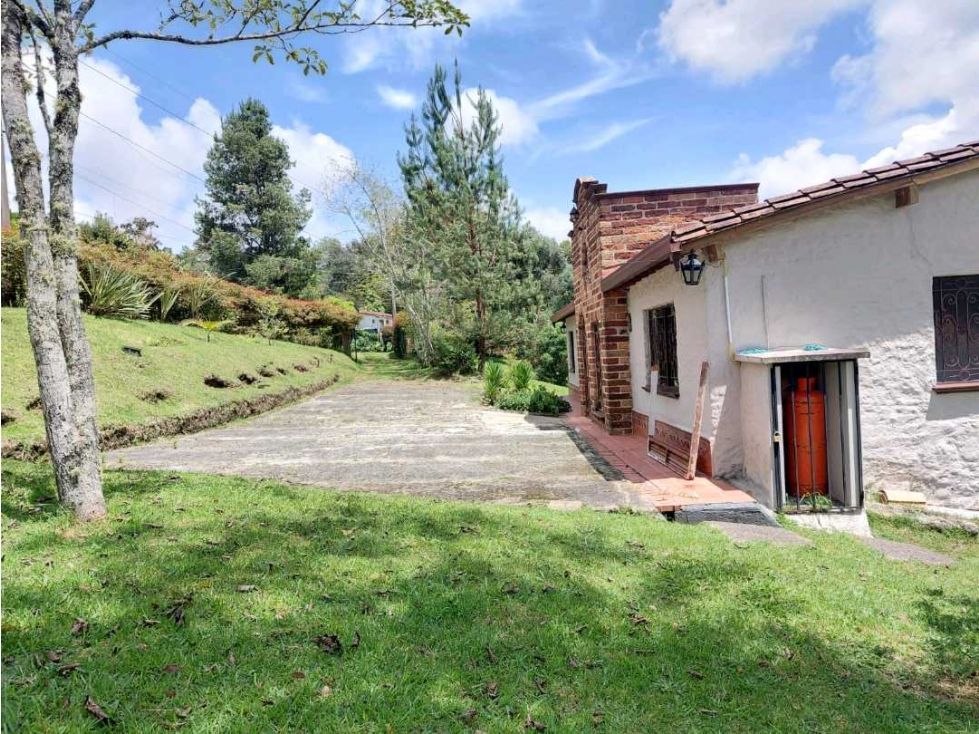 Casa en arriendo Antioquia Envigado Loma Del Atravesado 190 m2 Habitaciones 3 Baños 2 Garajes 2 Precio $7500000