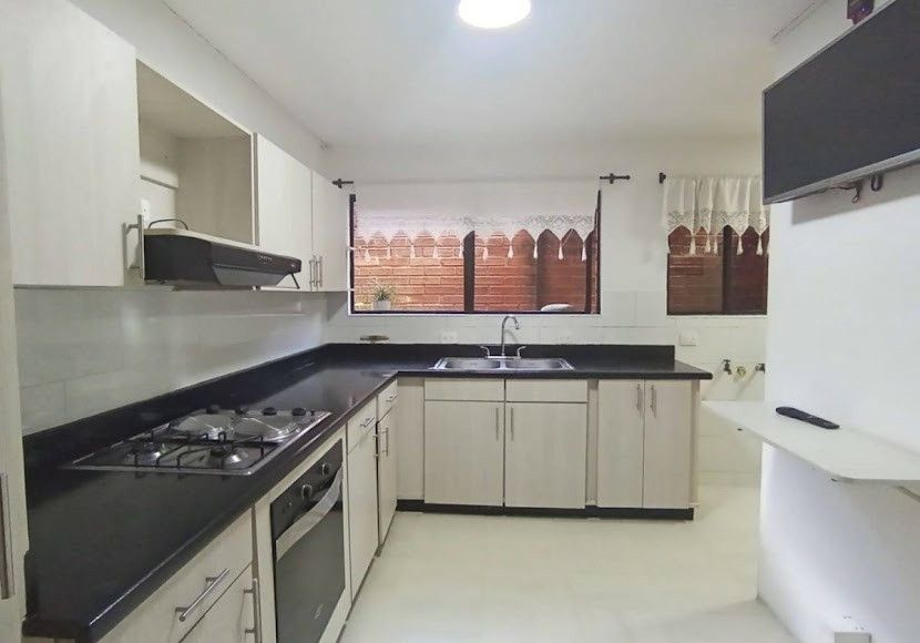 Apartamento en arriendo Antioquia Medellín Patio Bonito 127 m2 Habitaciones 3 Baños 2 Garajes 1 Precio $4800000