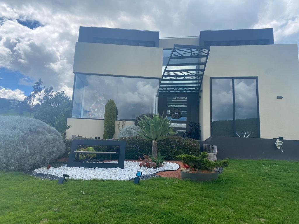 Casa en venta Cundinamarca La Calera La Calera 350 m2 Habitaciones 4 Baños 4 Garajes 2 Precio $2300000000