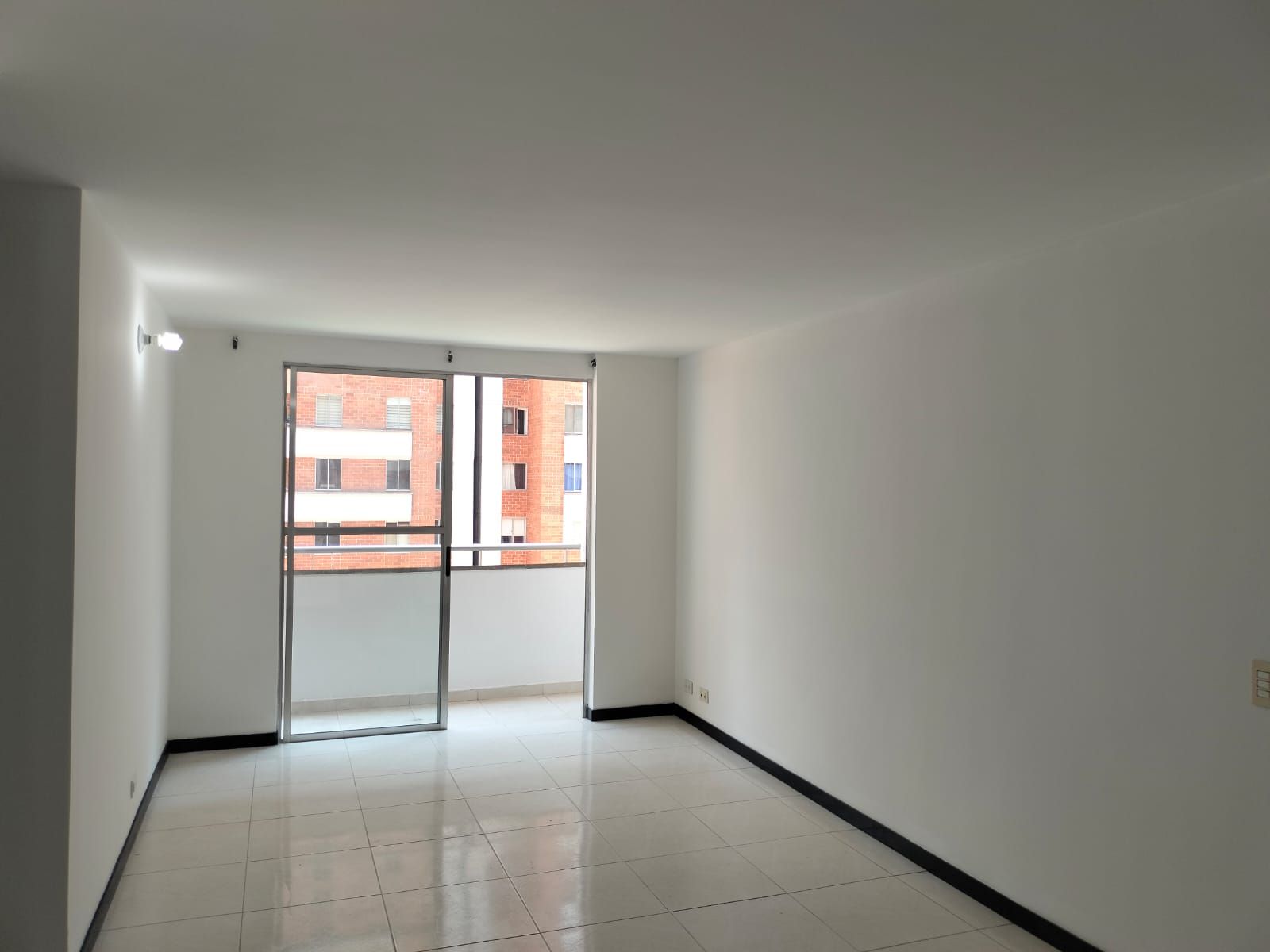 Apartamento en arriendo Antioquia Medellín Calle Nueva 69 m2 Habitaciones 3 Baños 2 Garajes 1 Precio $3750000
