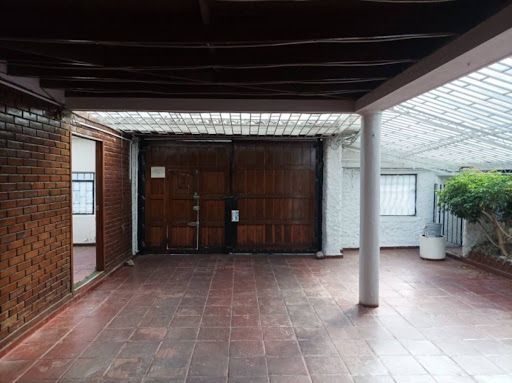 Casa en arriendo Cundinamarca Bogotá Santa Barbara Oriental 250 m2 Habitaciones 4 Baños 4 Garajes 3 Precio $9000000