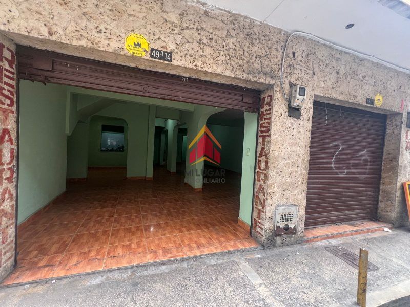 Local en arriendo o venta Antioquia Itagüí Centro 100 m2 Habitaciones 0 Baños 2 Garajes 0 Precio venta $800000000 Precio arriendo $4800000