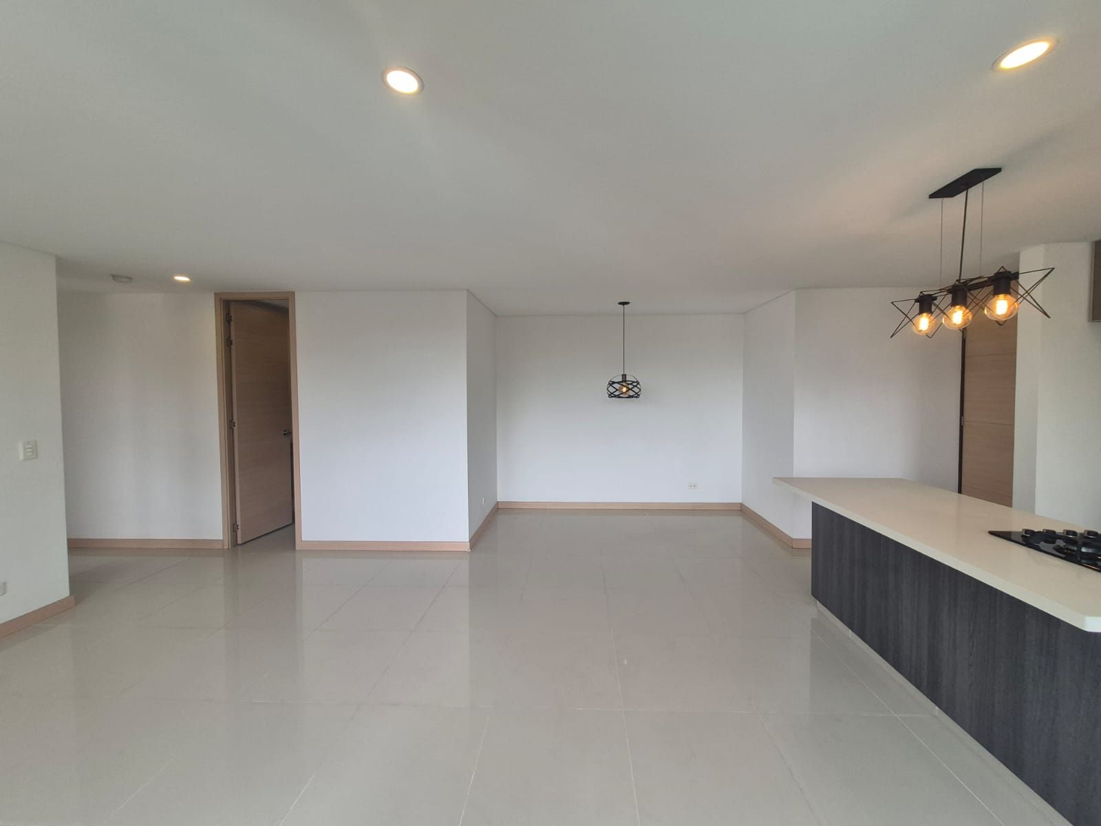 Apartamento en arriendo Antioquia Envigado Bosques De Zúñiga 75 m2 Habitaciones 2 Baños 2 Garajes 1 Precio $4000000