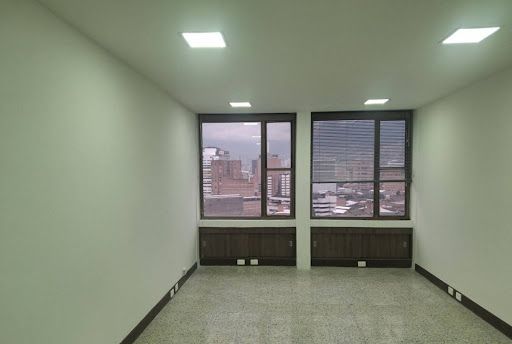 Oficina en arriendo Antioquia Medellín Suramericana 30 m2 Habitaciones 0 Baños 1 Garajes 0 Precio $1700000