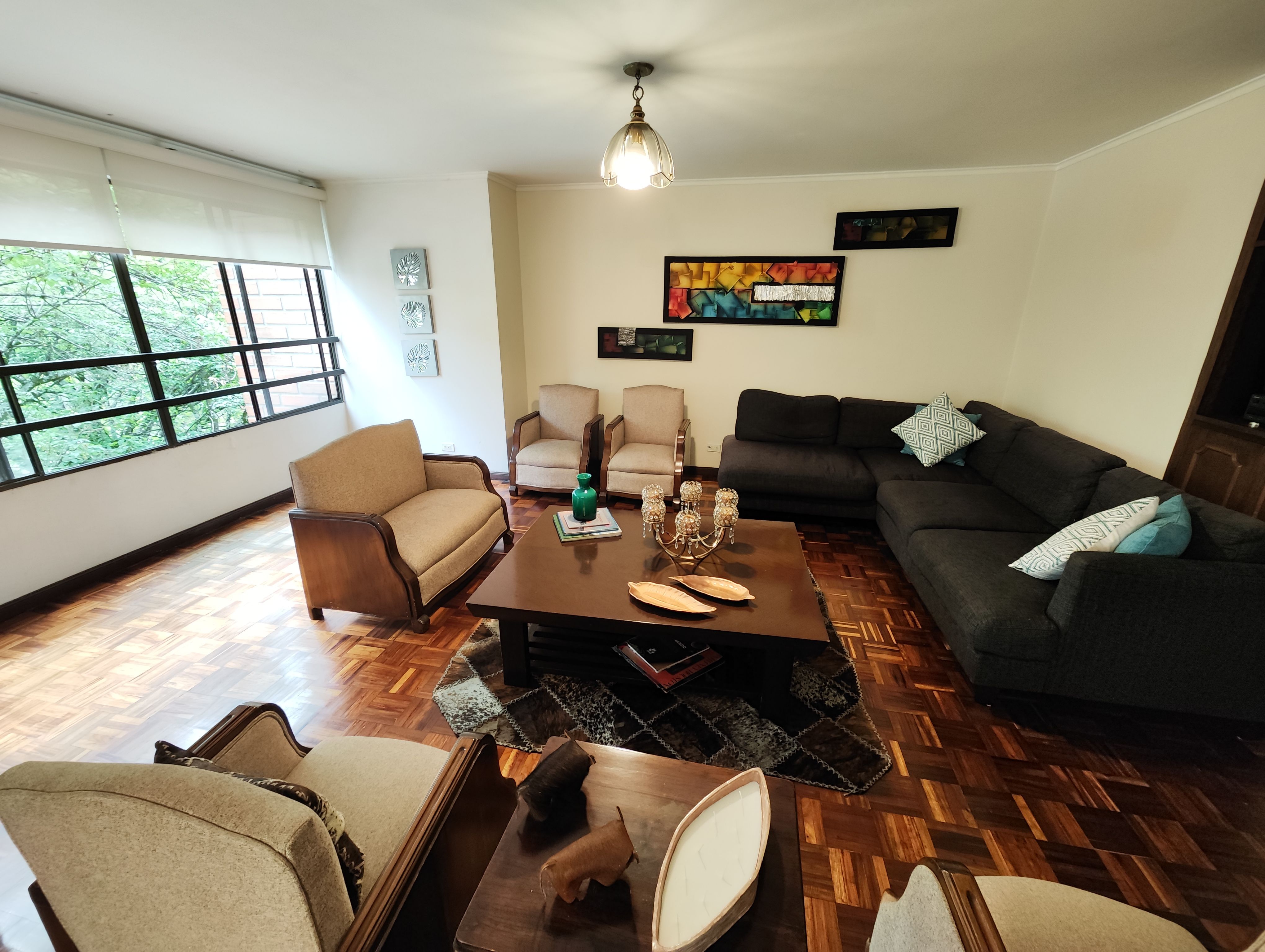 Apartamento en arriendo Antioquia Medellín Laureles 140 m2 Habitaciones 3 Baños 2 Garajes 2 Precio $4700000