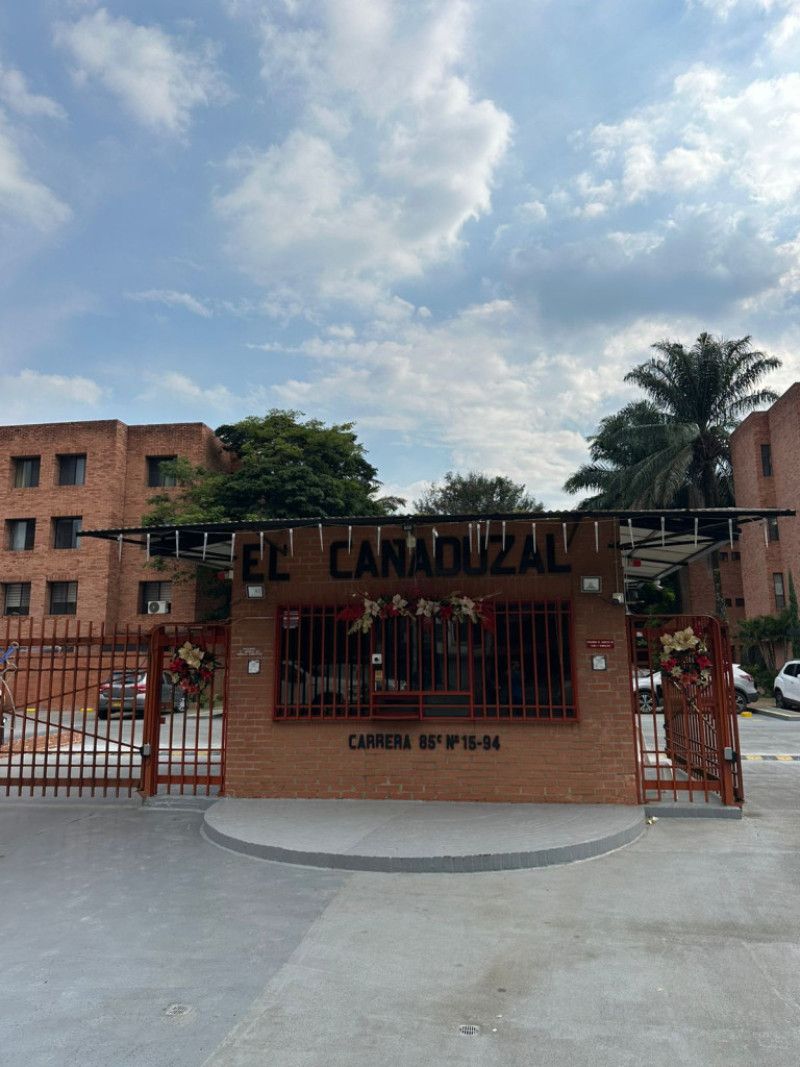 Apartamento en arriendo Valle Del Cauca Cali El Ingenio 117 m2 Habitaciones 3 Baños 2 Garajes 2 Precio $2700000