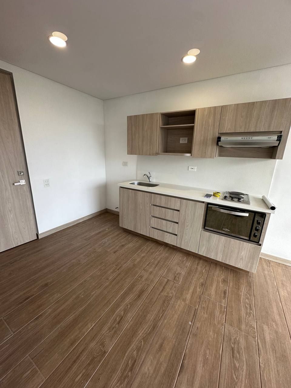 Apartaestudio en arriendo Antioquia Envigado El Salado 39 m2 Habitaciones 1 Baños 1 Garajes 1 Precio $3900000