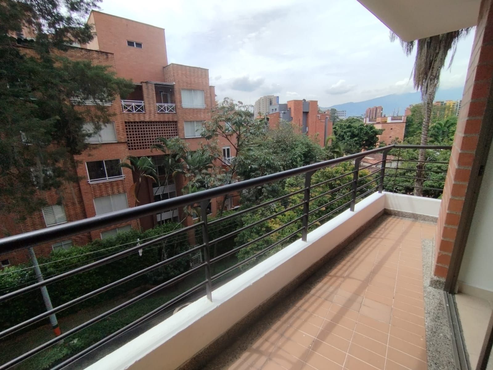 Apartamento en arriendo Antioquia Envigado Zúñiga 100 m2 Habitaciones 3 Baños 3 Garajes 1 Precio $3850000