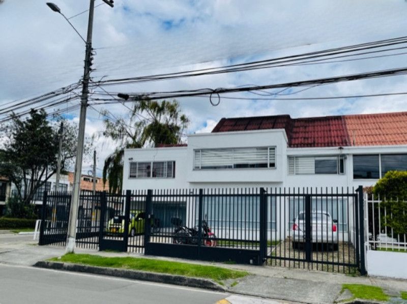 Oficina en venta Cundinamarca Bogotá Santa Bibiana 458 m2 Habitaciones 0 Baños 7 Garajes 6 Precio $1650000000