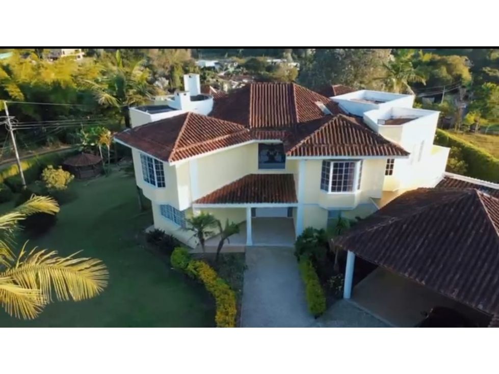 Casa Campestre en arriendo Antioquia Rionegro Rionegro 236 m2 Habitaciones 4 Baños 4 Garajes 5 Precio $13500000