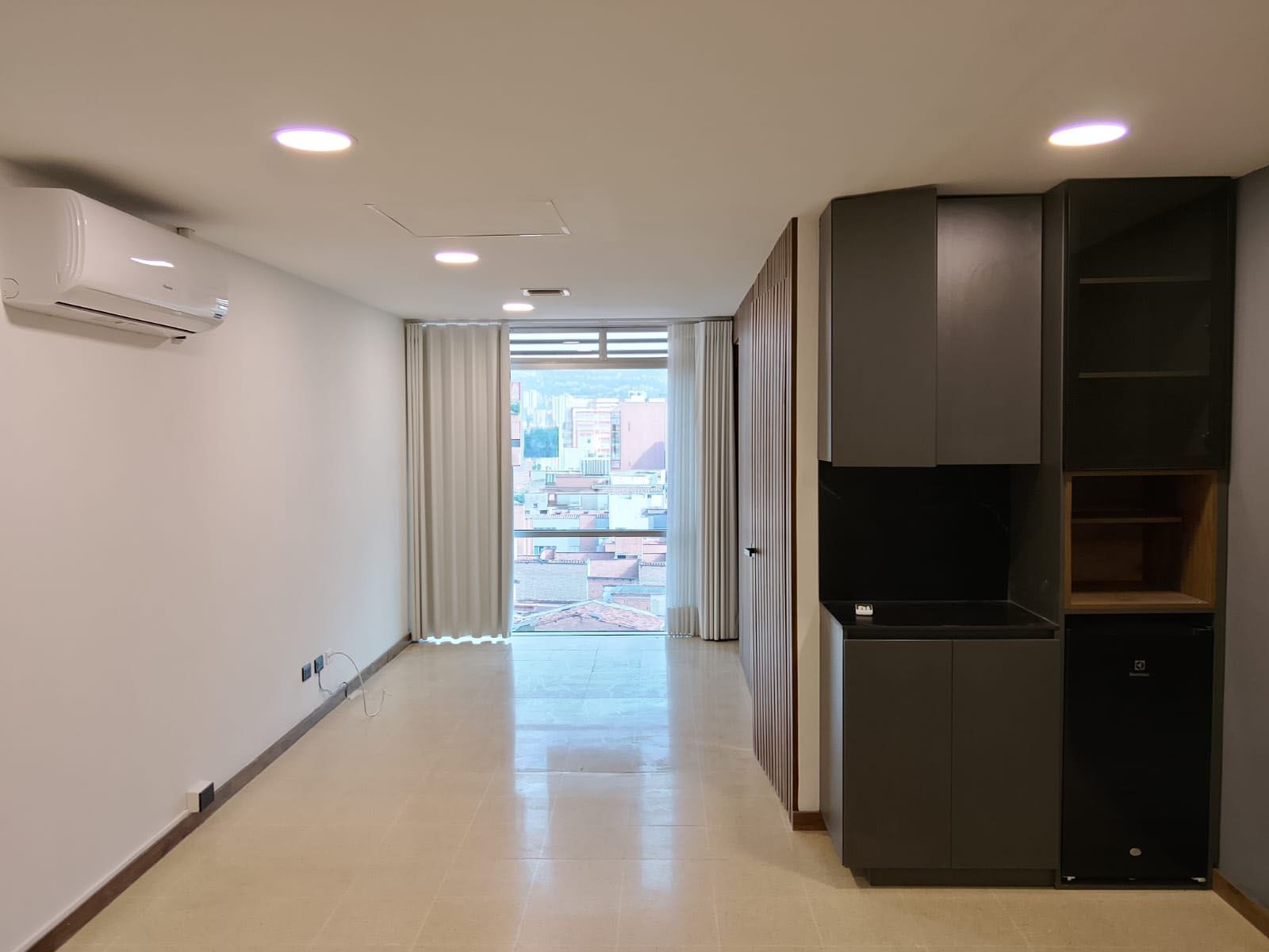 Oficina en arriendo Antioquia Medellín Calle Nueva 33 m2 Habitaciones 0 Baños 1 Garajes 1 Precio $3100000