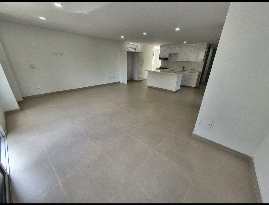 Apartamento en arriendo Antioquia Envigado Zúñiga 135 m2 Habitaciones 3 Baños 4 Garajes 1 Precio $4500000