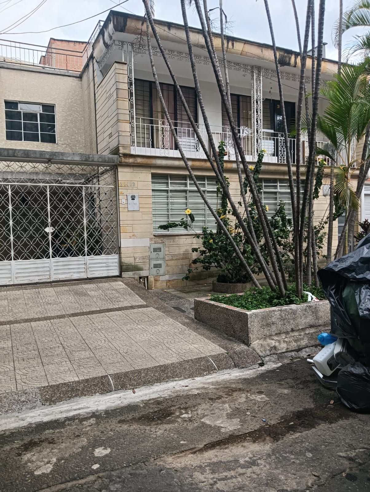 Casa en arriendo Antioquia Medellín Rosales 228 m2 Habitaciones 4 Baños 3 Garajes 1 Precio $10000000