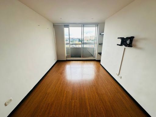 Apartamento en arriendo Cundinamarca Bogotá Capellanía 62 m2 Habitaciones 3 Baños 2 Garajes 1 Precio $2800000