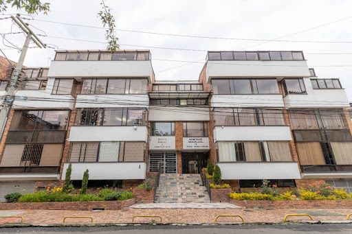 Apartamento en arriendo Cundinamarca Bogotá Santa Barbara Central 155 m2 Habitaciones 4 Baños 3 Garajes 2 Precio $4800000