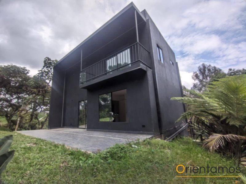 Finca en arriendo Antioquia Rionegro Centro 1000 m2 Habitaciones 3 Baños 3 Garajes 2 Precio $4200000