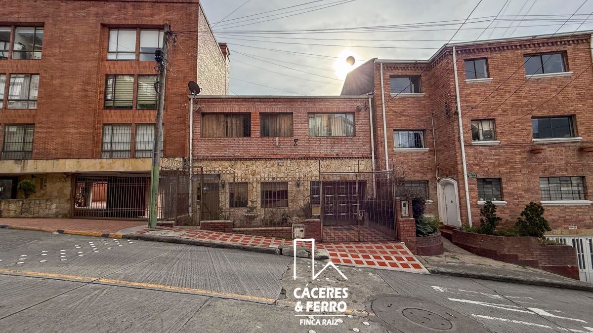 Casa en venta Cundinamarca Bogotá Bosque Calderón 225 m2 Habitaciones 4 Baños 3 Garajes 1 Precio $1300000000