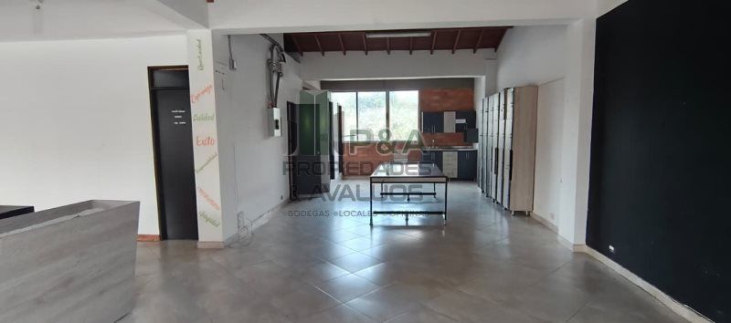 Local en arriendo Antioquia Medellín Villanueva 300 m2 Habitaciones 0 Baños 2 Garajes 0 Precio $12000000