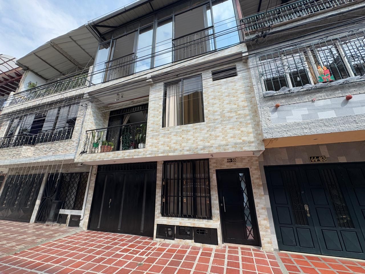 Apartamento en arriendo Valle Del Cauca Cali Las Granjas 70 m2 Habitaciones 3 Baños 1 Garajes 0 Precio $1100000