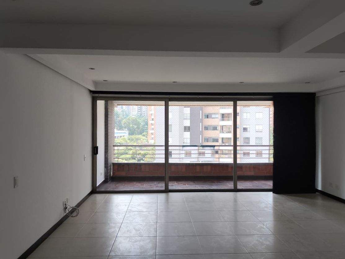Apartamento en arriendo Antioquia Medellín La Florida 163 m2 Habitaciones 3 Baños 4 Garajes 2 Precio $9200000