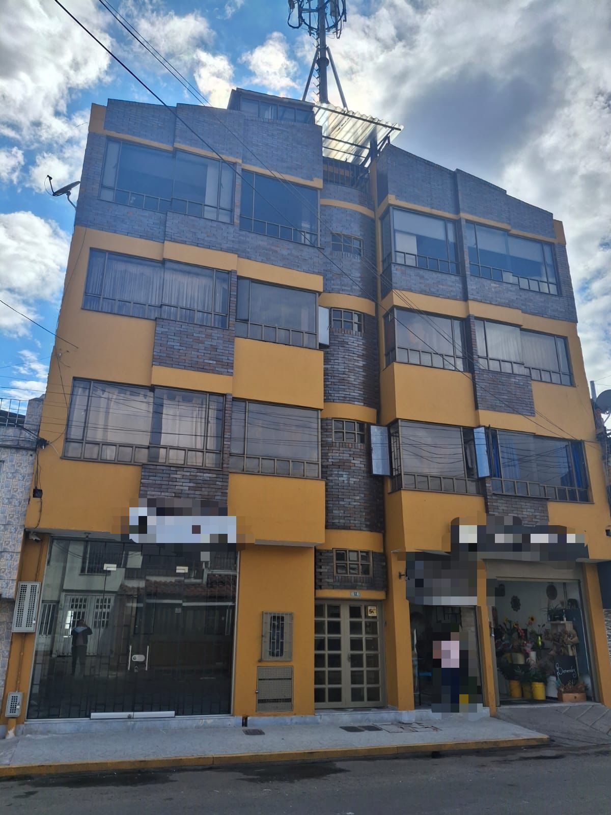 Local en arriendo Cundinamarca Bogotá Julio Flórez 100 m2 Habitaciones 0 Baños 2 Garajes 0 Precio $4000000