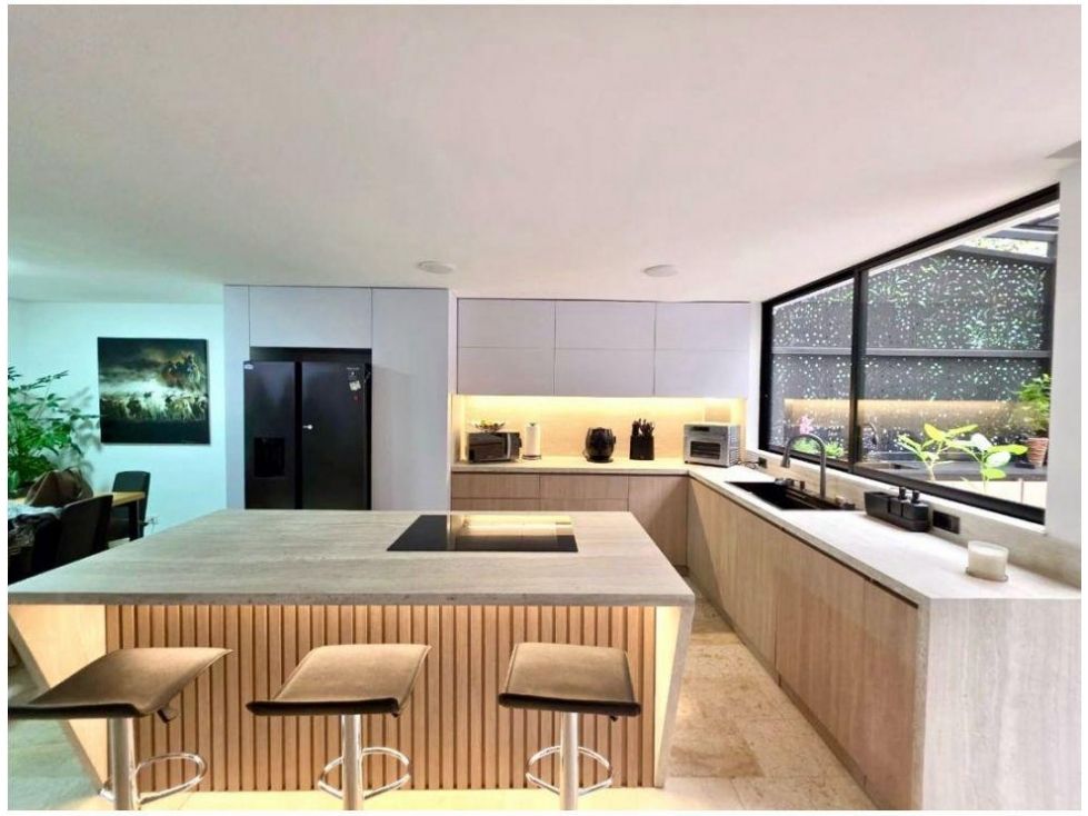 Casa en venta Antioquia Medellín La Candelaria 169 m2 Habitaciones 3 Baños 4 Garajes 4 Precio $1850000000