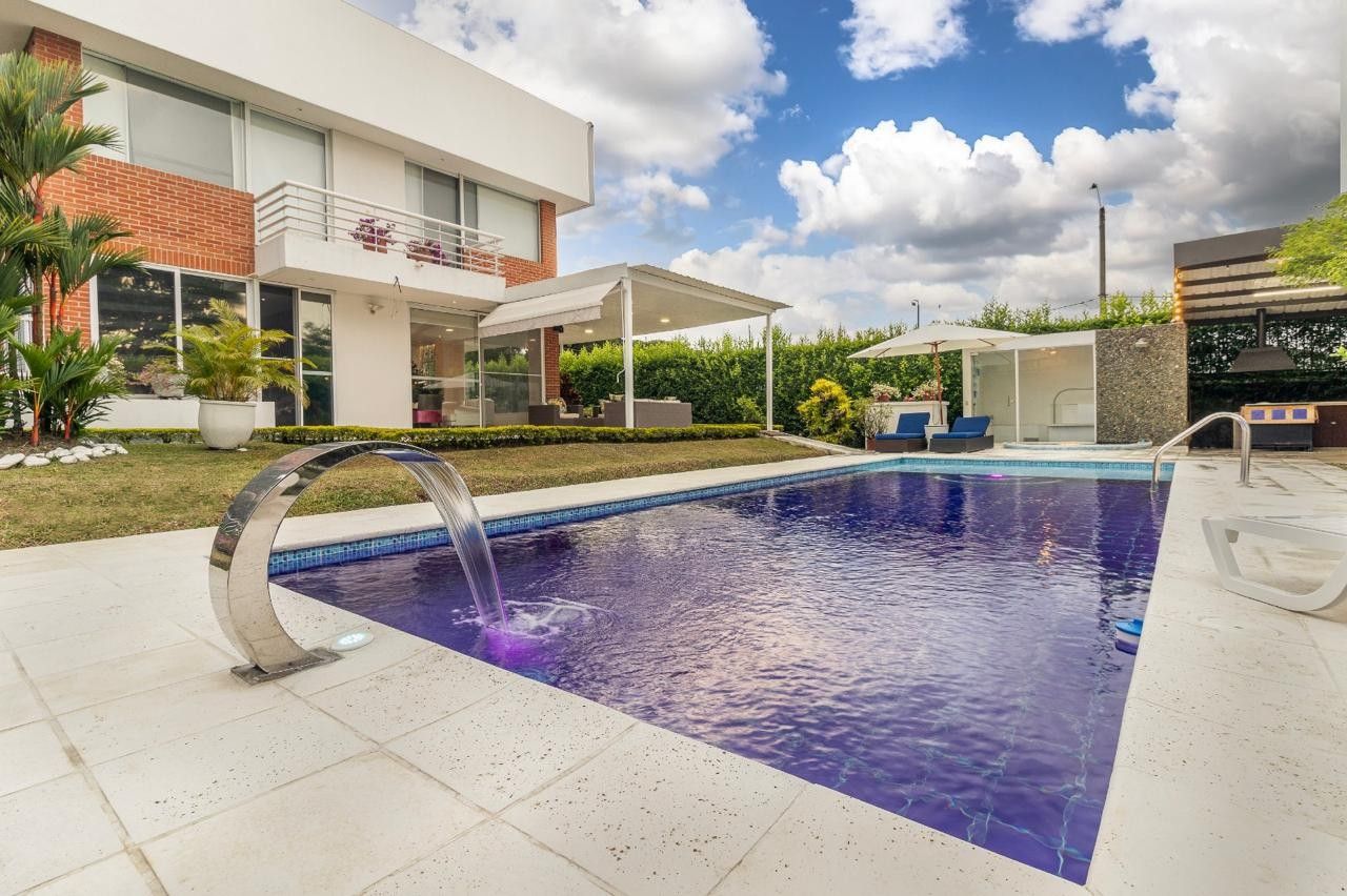 Casa en venta Valle Del Cauca Cali Conjunto Residencial Aguas Calientes 634 m2 Habitaciones 4 Baños 6 Garajes 4 Precio $3100000000