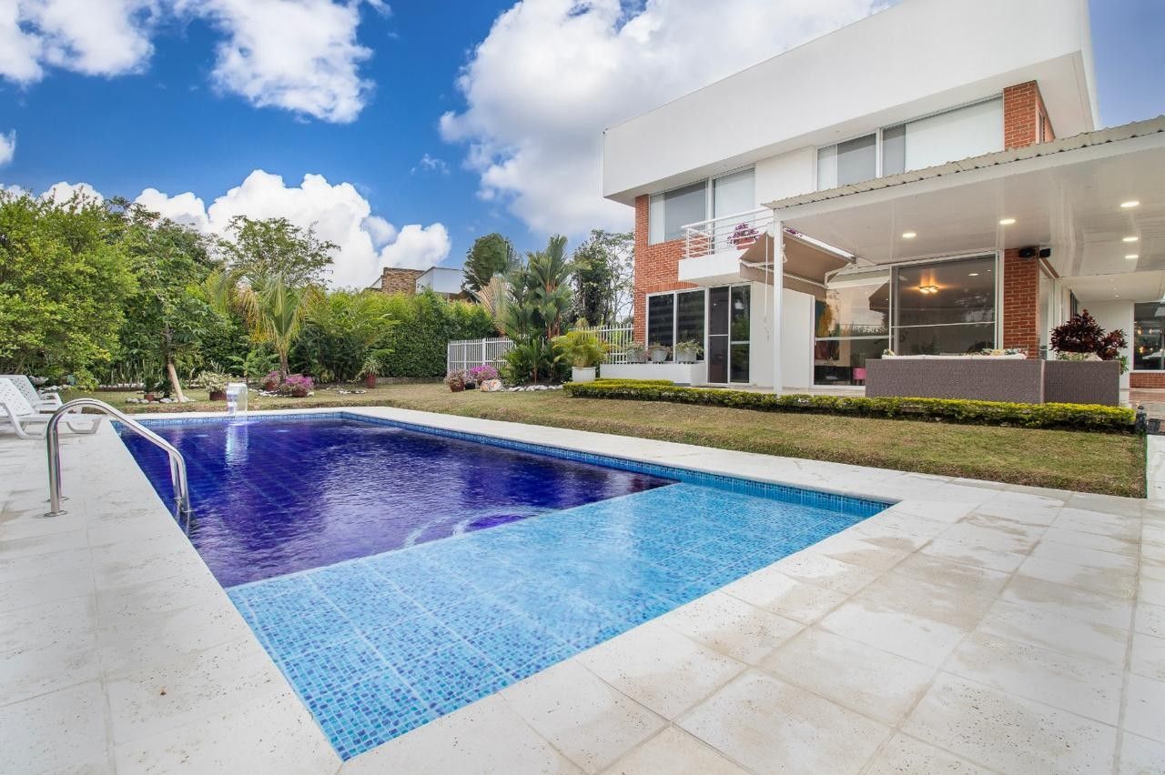 Casa en arriendo Valle Del Cauca Cali Conjunto Residencial Aguas Calientes 634 m2 Habitaciones 4 Baños 6 Garajes 4 Precio $20000000