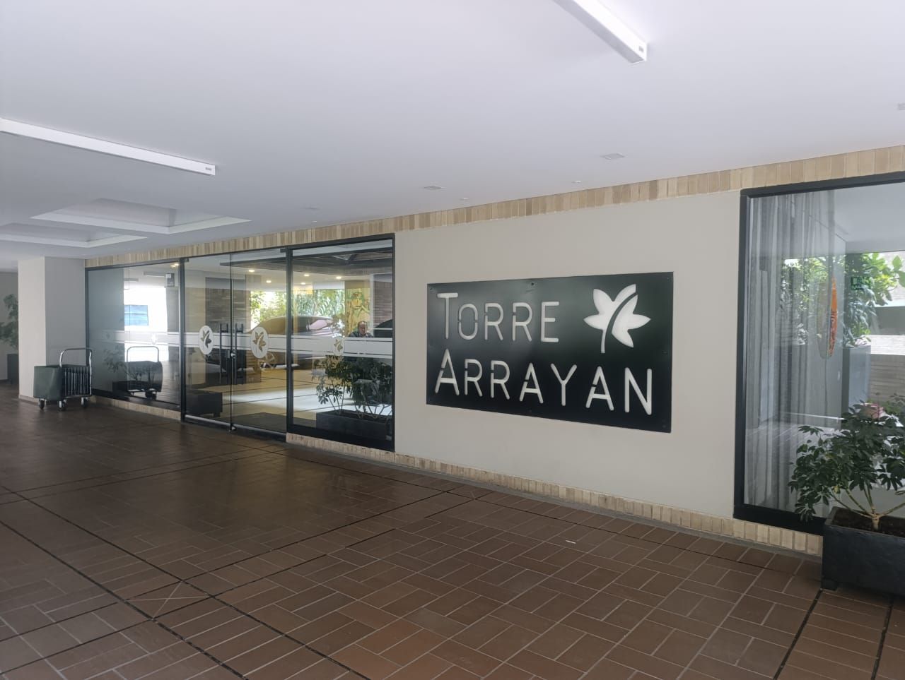 Apartamento en arriendo Cundinamarca Bogotá Los Naranjos 185 m2 Habitaciones 3 Baños 4 Garajes 2 Precio $11500000