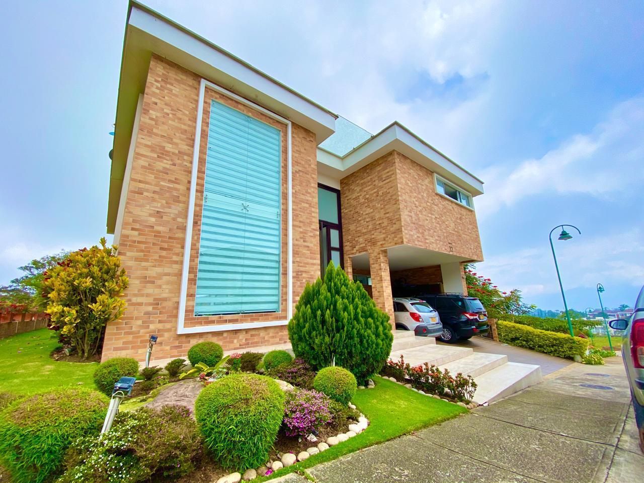 Casa en venta Santander Piedecuesta Prado Del Sur 600 m2 Habitaciones 4 Baños 6 Garajes 2 Precio $4500000000