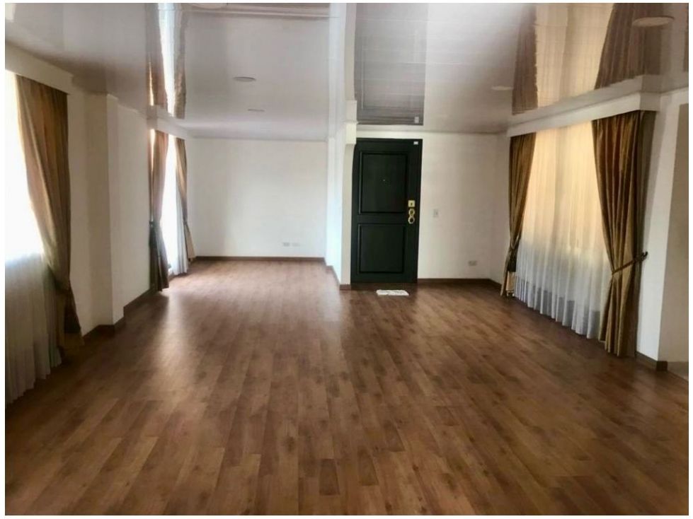Apartamento en venta Cundinamarca Bogotá Estoril 220 m2 Habitaciones 4 Baños 4 Garajes 3 Precio $850000000