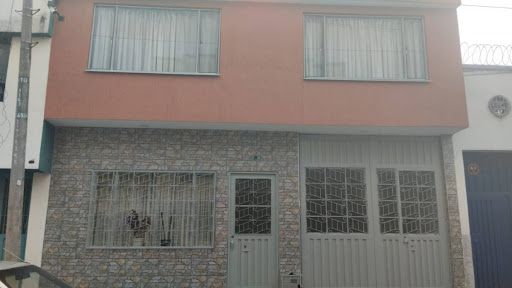 Casa en arriendo Cundinamarca Bogotá San Fernando 190 m2 Habitaciones 5 Baños 3 Garajes 3 Precio $8000000
