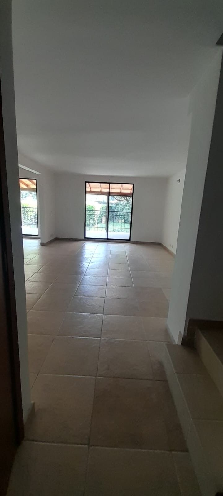 Casa en venta Valle Del Cauca Cali Urbanización Ciudad Jardín 130 m2 Habitaciones 5 Baños 4 Garajes 2 Precio $670000000
