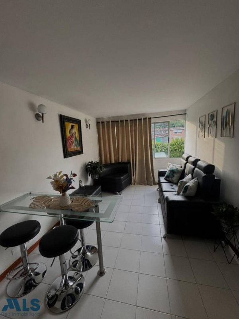 Apartamento en venta Antioquia Medellín Altamira 55 m2 Habitaciones 3 Baños 1 Garajes 1 Precio $300000000